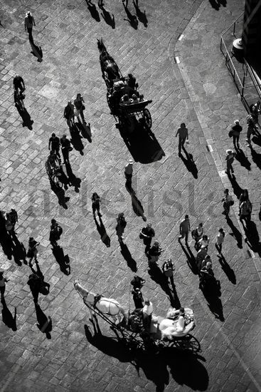 LA NOVIA EN LA PLAZA DEL DUOMO Viajes Blanco y Negro (Digital)