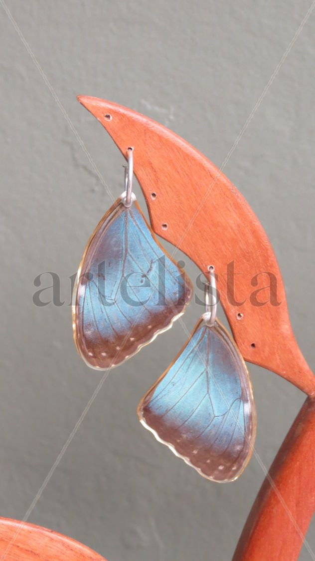 Aros Morfo azul resina y ganchos de plata.