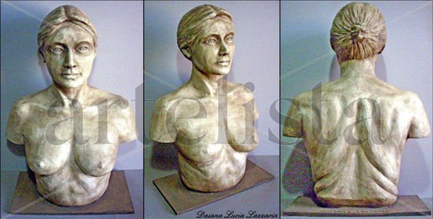 La mirada profunda Pottery Figurative