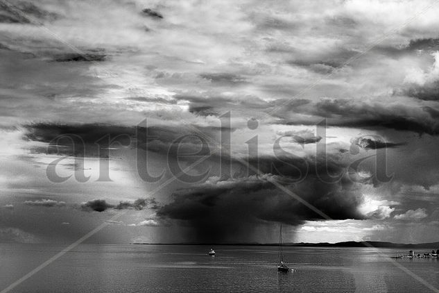 Storm Travel Black and White (Digital)