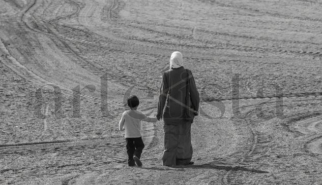 Hold my hand Fotoperiodismo y documental Blanco y Negro (Digital)