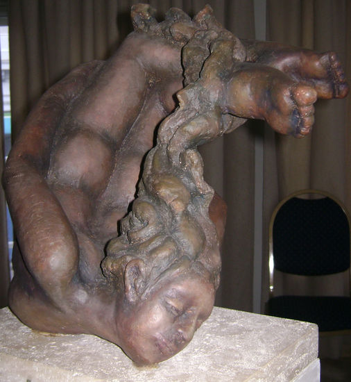 Uma germina el cacao Pottery Figurative