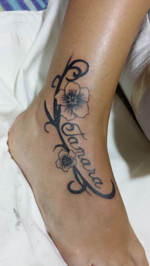 enredadera con nombre y flores