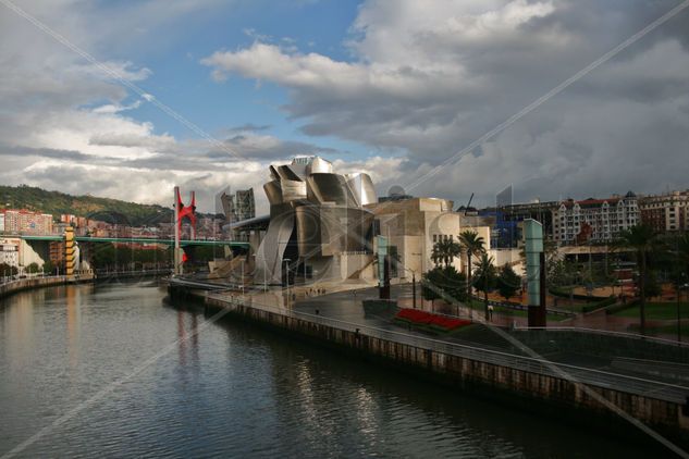 El museo Guggenheim Travel Color (Digital)