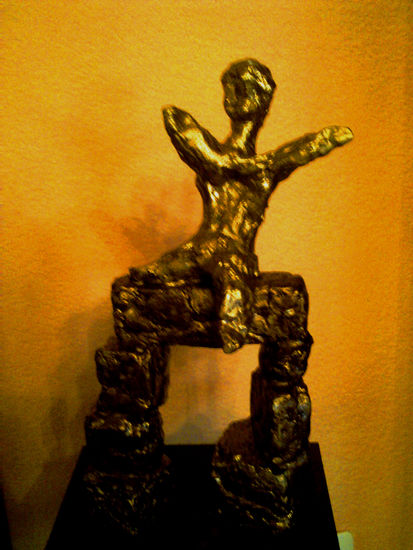 NIÑO ZAGINO Metal Figurativa