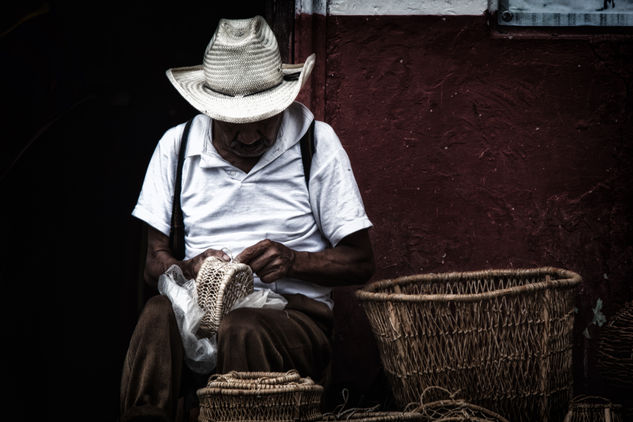 Working hard Fotoperiodismo y documental Color (Digital)