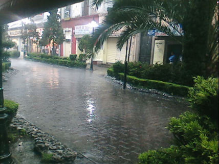 Lluvia en la zona rosa