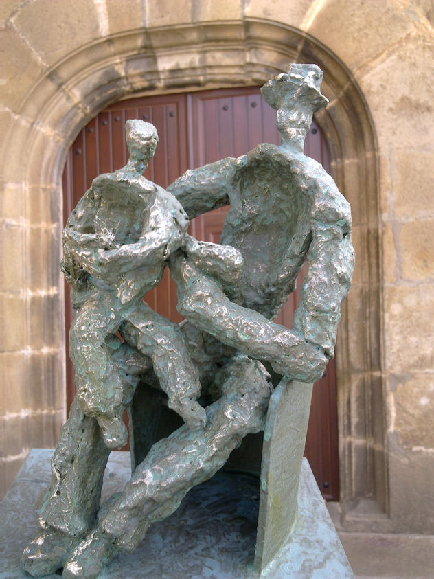 Abuelo y nieto lectores