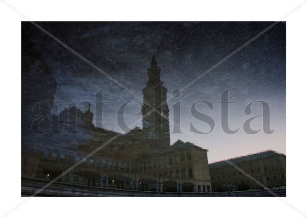REFLEJO EN EL ESTANQUE DE LA LABORAL