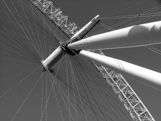 Londres gira Arquitectura e interiorismo Blanco y Negro (Digital)