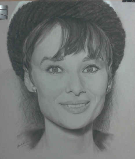 Audrey Hepburn Carboncillo