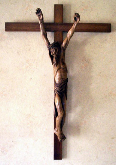 a- La elevación de Cristo Talla Figurativa