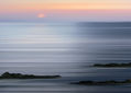 Rocas negras en mar...