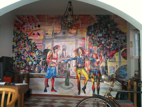 backpackers in Faro