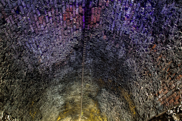 Tunel iluminado Architecture and Interiorism Color (Digital)