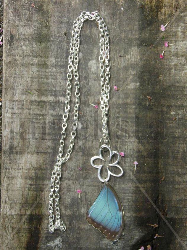Collar Morfo Azul , detalle flor