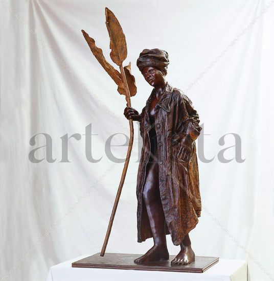 Mujer con Turbante y Trapo Bronce Figurativa