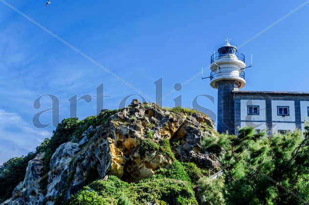 Lighthouse/  Faro Architecture and Interiorism Color (Digital)