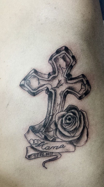 Cruz, rosa y nombre