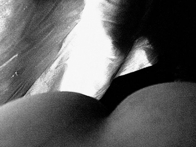 CASI ABSTRACTO Glamour Blanco y Negro (Digital)