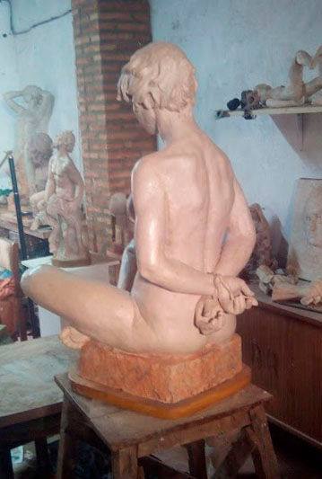 Esclava (vista espalda) Terracotta Figurative