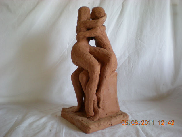 Modelant l'amor 1 Terracotta Figurative