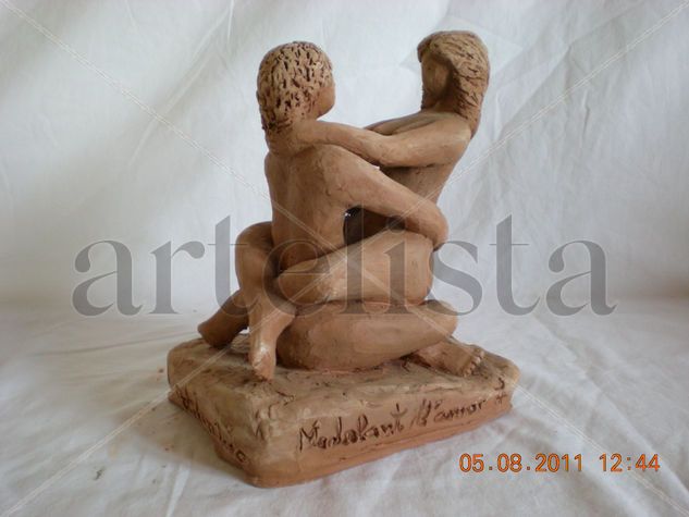 Modelant l'amor 7 Terracotta Figurative