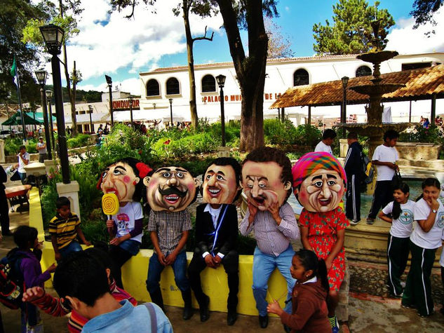 MASCARONES CARICATURESCOS Otros Figurativa