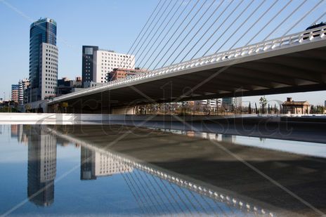 El puente de las...