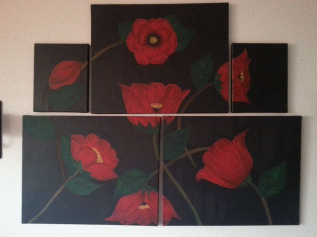 flores rojas en oscuridad