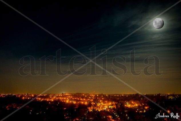 Luna sobre Villa Allende, Córdoba 