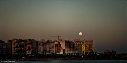 Rising moon