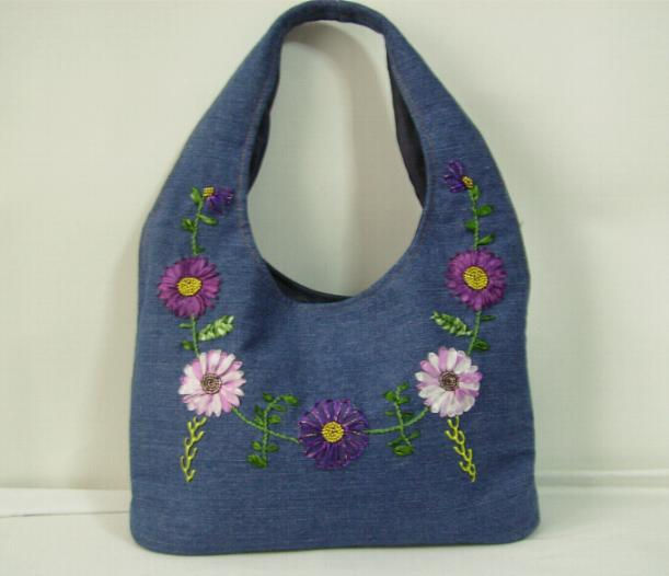 CARTERAS BORDADAS EN JEAN