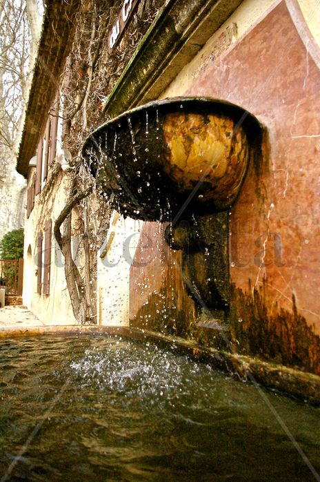 La fontaine sur la...