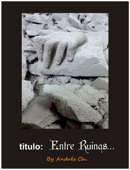 Entre ruinas Stone Figurative