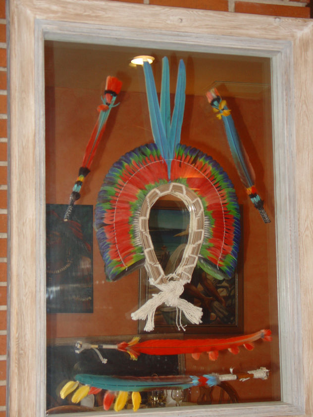 ESPEJO CON COCAR Y PLUMAS AUTÉNTICAS