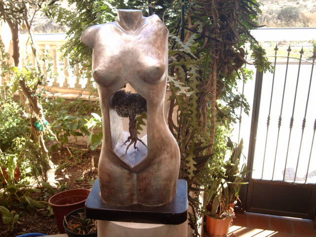 desnudo  y arbol de vida