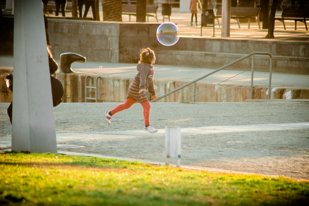 Niña Burbuja Barcelona Portrait Color (Digital)