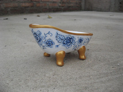 Small tub