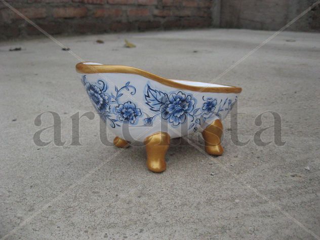 Small tub
