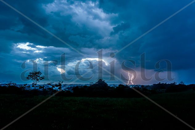 Tormenta Azul Nature Color (Digital)