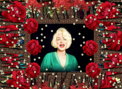 Marilyn sexy smiley