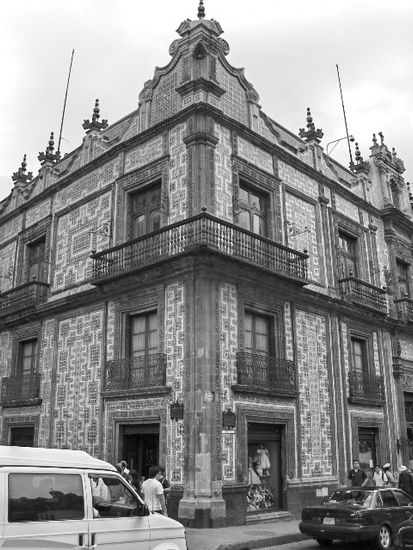 Casa de los azulejos Arquitectura e interiorismo Blanco y Negro (Digital)