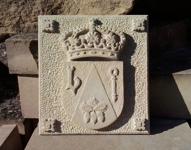 Escudo de Vera de Moncayo Stone Figurative