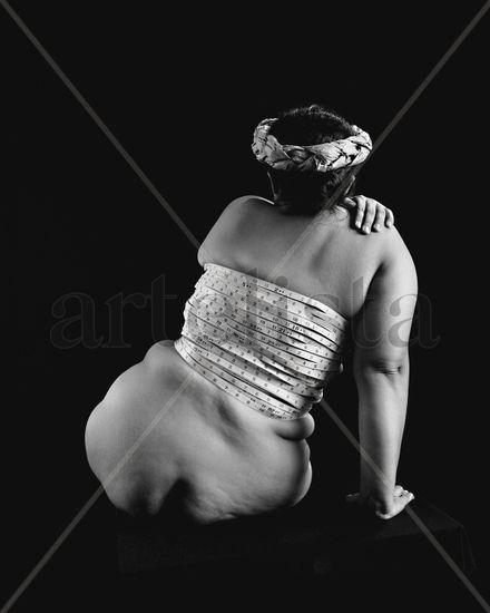 Variación de un Corset I Retrato Blanco y Negro (Digital)