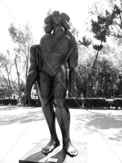 Figura con árboles Otras temáticas Blanco y Negro (Digital)