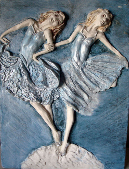 Bailarinas Pottery Figurative