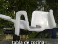 escultura sobre verde