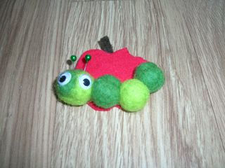 broche gusano y manzana Costume jewellery Various