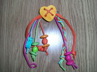 broche corazón multicolor